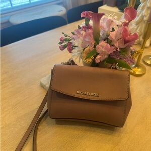 MICHAEL KORS Ava Extra-small Saffiano Leather Crossbody Top Handle Pink